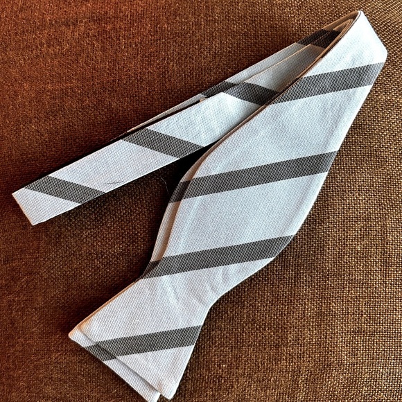 Southern Proper Blue stripped Bow tie - Picture 1 of 10